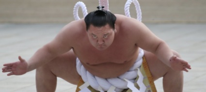 hakuho-star-del-sumo-giapponese-si-ritira