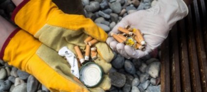una-caccia-al-rifiuto-contro-il-littering