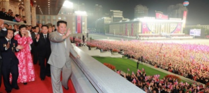 parata-militare-notturna-per-i-73-anni-della-corea-del-nord