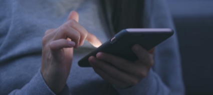 homo-cellularis-si-controlla-lo-smartphone-96-volte-al-giorno