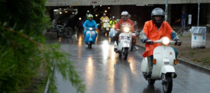 vespa-club-locarno-70-anni-1-sotto-la-doccia