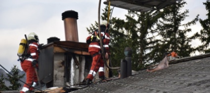 in-fiamme-una-palazzina-di-vacanza-ad-arosa