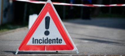 frontale-tra-due-auto-grave-una-donna