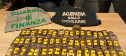 sorpreso-a-brogeda-con-cinque-chili-di-hashish-nello-zaino