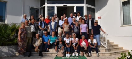 gli-anziani-di-paradiso-al-mare-nelle-marche