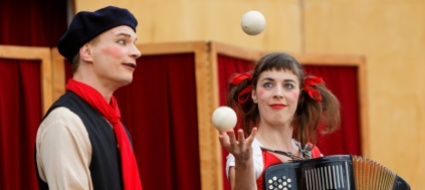 teatro-circo-e-musica-a-roveredo-con-la-compagnie-pas-de-deux