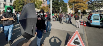 lugano-centinaia-di-persone-sfilano-per-l-autogestione