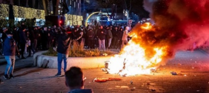 una-nuova-notte-di-rivolte-antilockdown-in-olanda