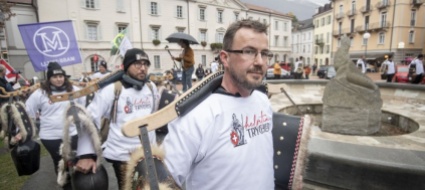 in-piazza-per-dire-no-alla-legge-covid