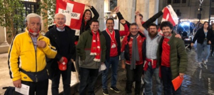 i-tifosi-svizzeri-a-roma-che-il-papa-ce-la-mandi-buona