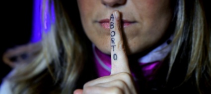 un-corpo-di-battaglia-l-aborto-in-svizzera-ieri-e-oggi