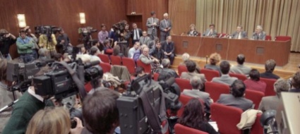 addio-a-ehrman-una-sua-domanda-fece-crollare-il-muro-di-berlino