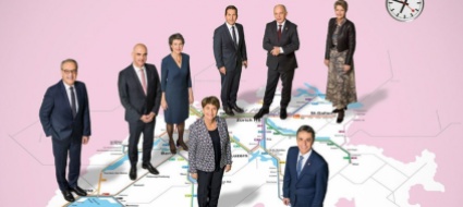 la-foto-ufficiale-del-consiglio-federale-sui-binari-dell-unita
