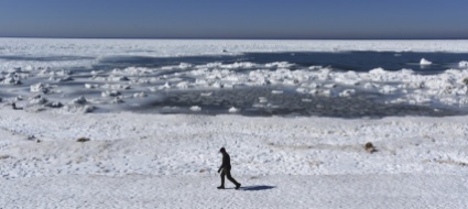 isolotto-di-ghiaccio-si-stacca-in-trappola-sul-lago-michigan