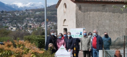 pregassona-alta-dadi-in-porfido-su-via-selvapiana