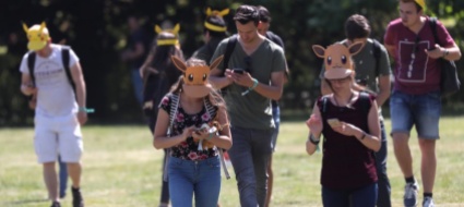 due-agenti-di-polizia-ignorano-la-rapina-per-giocare-a-pokemon