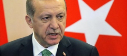 appesero-lo-striscione-kill-erdogan-da-martedi-a-processo