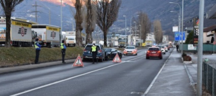 frontale-a-cadenazzo-strada-bloccata