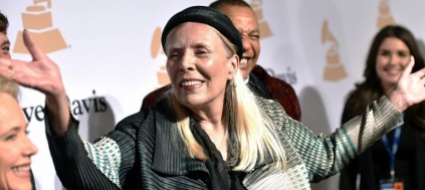 joni-mitchell-sta-con-neil-young-e-lascia-spotify
