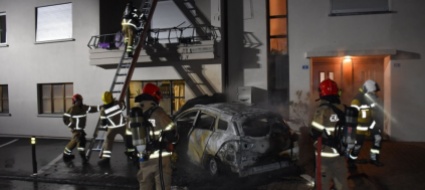 auto-in-fiamme-a-roveredo-nessun-ferito