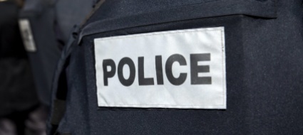 parigi-polizia-spara-e-uccide-un-uomo-che-brandisce-un-coltello