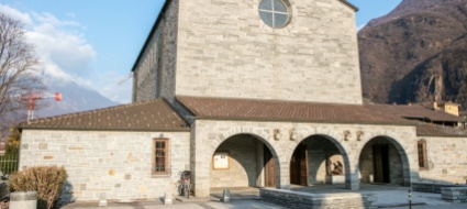 al-sacro-cuore-si-celebra-la-statua-della-madonna-di-lourdes