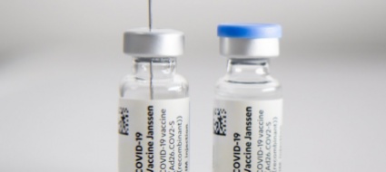 green-pass-falsi-e-vaccini-buttati-medico-nei-guai