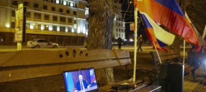 i-russi-gia-a-donetsk-usa-e-ue-preparano-le-sanzioni