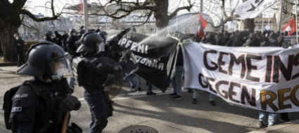 zurigo-manifestazione-e-contromanifestazione-anti-covid