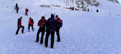 una-valanga-fa-cinque-morti-al-confine-con-la-svizzera