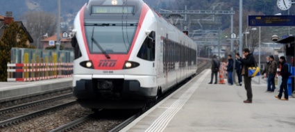 un-treno-svia-dai-binari-disagi-fra-chiasso-e-milano