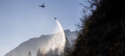 cala-il-vento-incendio-di-verdasio-sotto-controllo