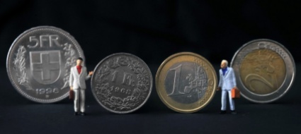 franco-svizzero-vicino-alla-parita-con-l-euro