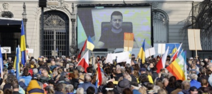 lo-slogan-we-are-one-si-alza-anche-in-piazza-federale