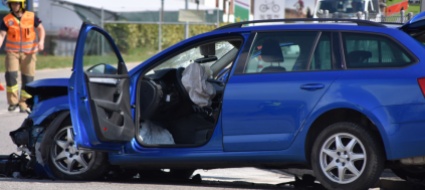 ferito-seriamente-52enne-finito-contro-un-muro-in-auto