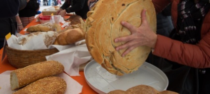 scambio-del-pane-con-il-gruppo-integrazione-di-locarno