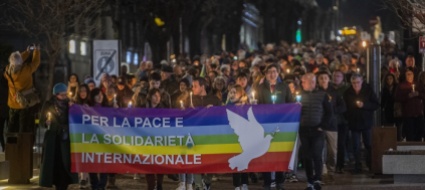 bellinzona-in-oltre-1-500-alla-fiaccolata-per-la-pace