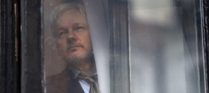 assange-emesso-l-ordine-d-estradizione-ora-palla-al-governo-uk