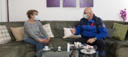 mendrisio-un-caffe-con-l-agente-e-il-comandante-della-polizia
