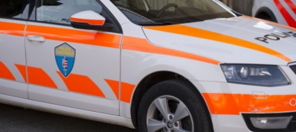 scivola-sull-asfalto-viscido-e-urta-uno-spazzaneve