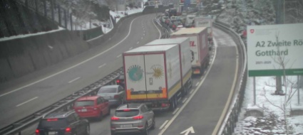 veicolo-in-avaria-nel-san-gottardo-galleria-chiusa