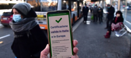 green-pass-falsi-sgominata-a-genova-una-banda-del-qr-code