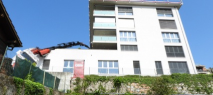 massagno-gru-si-rovescia-su-un-palazzo-danni-ma-nessun-ferito