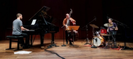 allo-studio-2-tra-jazz-e-nuove-musiche-c-e-kit-downes