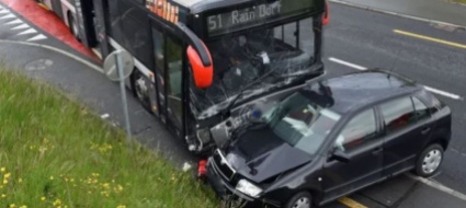 auto-contro-bus-a-rothenburg-due-feriti