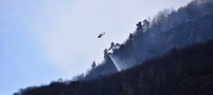 ripartito-l-incendio-vicino-a-sobrio-situazione-sotto-controllo