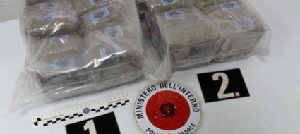 viaggava-verso-la-svizzera-con-10-chili-di-hashish