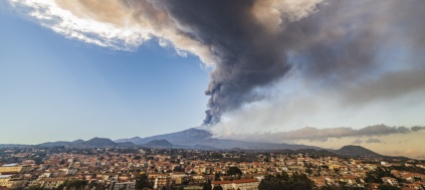macche-eruzione-sull-etna-e-solo-un-fenomeno-meteorologico