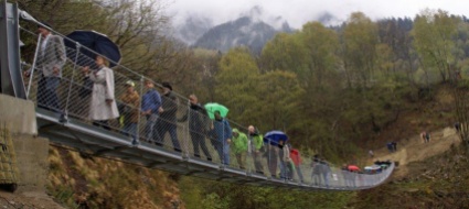 blenio-inaugurato-il-ponte-tibetano-tra-pinaderio-e-sallo