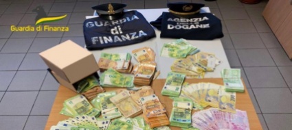 alla-stazione-di-chiasso-con-206mila-euro-in-valigia